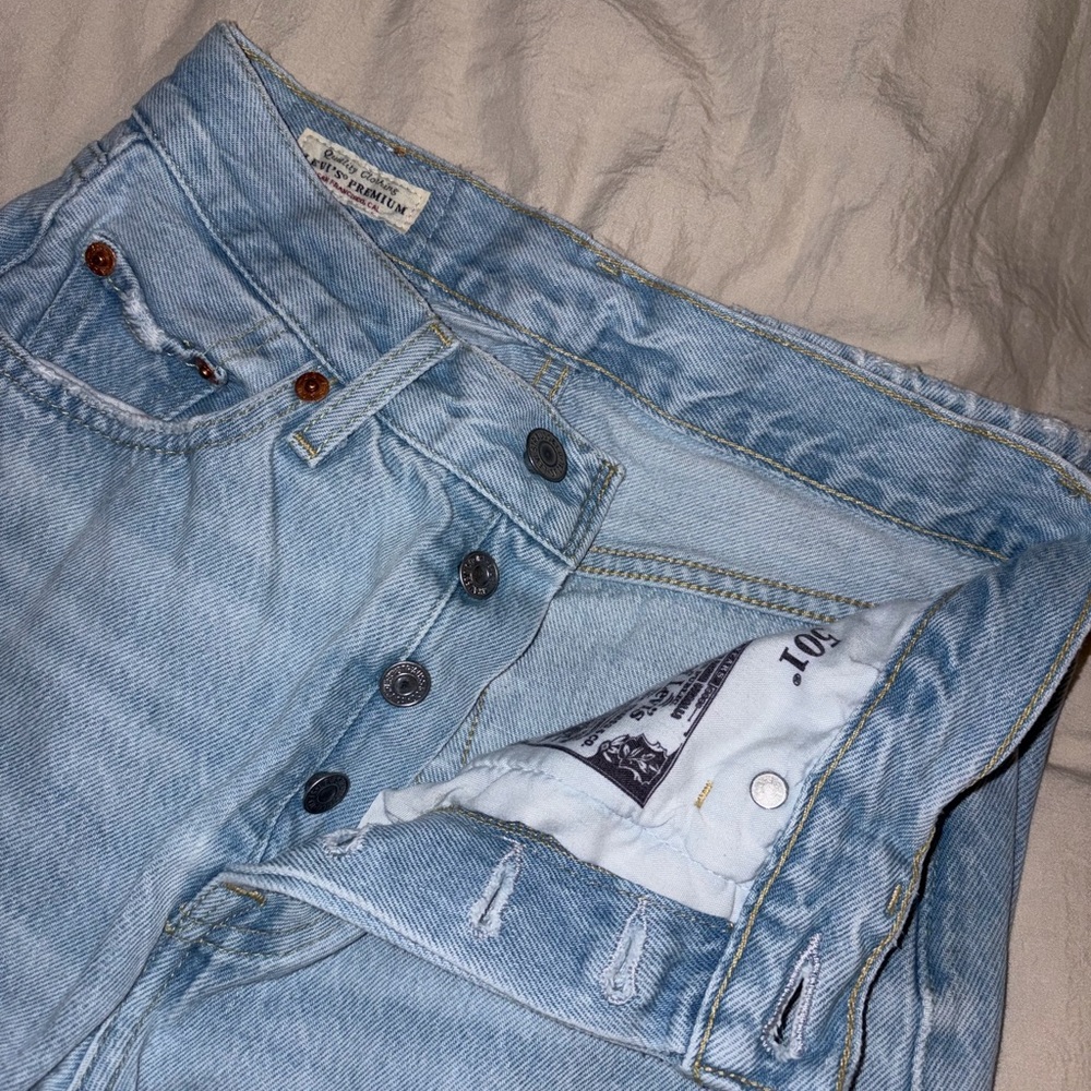 Women’s Levi’s Light Blue Jeans